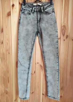 Джинси жіночі