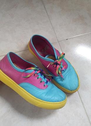 Кожаные кроссовки