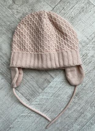 В'язана шапочка з вушками на підкладці