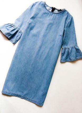 Стильне джинсове сукню сврбодного крою