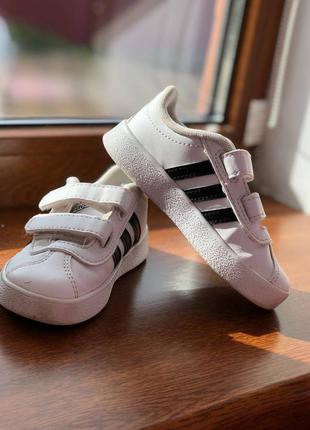 Кросівки адідас