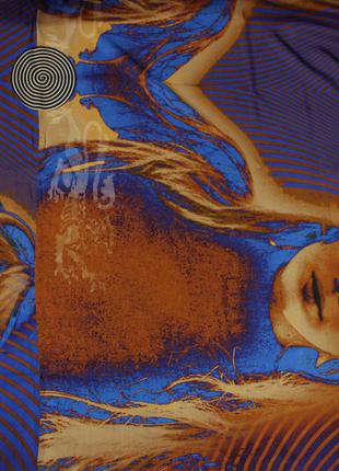 Натуральний італійський шовк з різнобарвним помаранчево синім абстрактним принтом зображення дівчини g 1573 фото