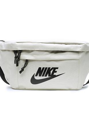 Бананка большая nike tech hip pack поясная сумка найк бежевая молочная