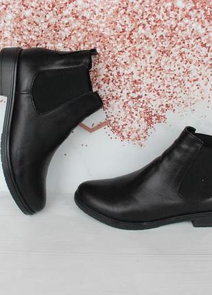 Демісезонні шкіряні черевики, ботильйони, челсі 40 розміру на низькому ходу