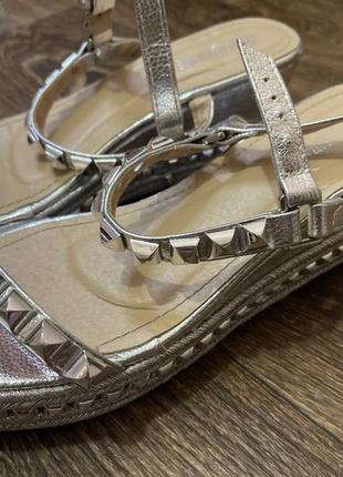Босоножки женские