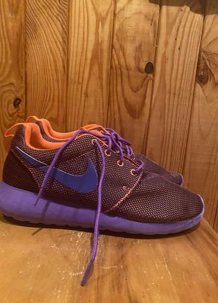 Кроссовки женские nike roshe run 40 размер в новом состояние