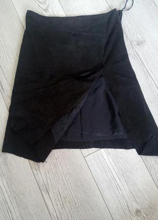 Тренд сезона-кожаная юбка асимметрия с разрезом5 фото