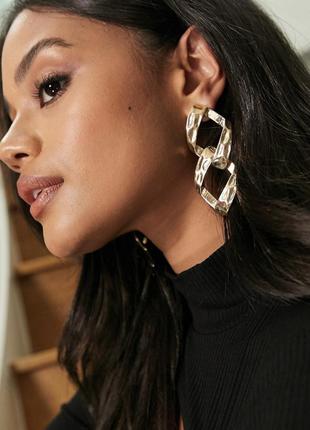 Трендові стильні золотисті сережки-підвіски з гладкими ланками asos біжутерія