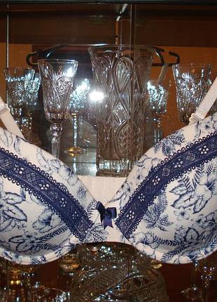 34 d шикарный фирменный бюстгалтер тонкий паралон