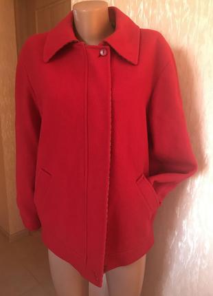 Теплая английская куртка пиджак красного цвета 19 размера