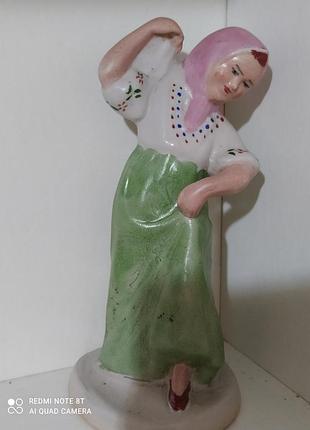Фарфоровая статуэтка дарьюшка ссср