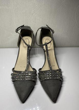 Шикарні замшеві туфельки