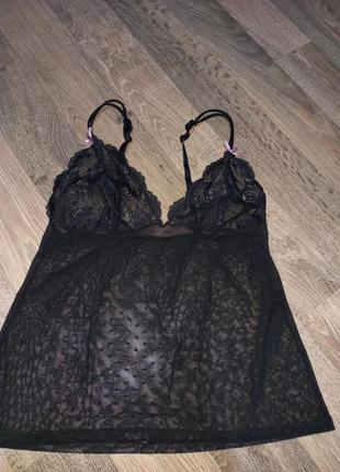 Майка  на брительках, под пиджак.