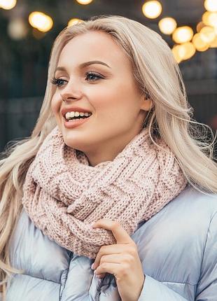 Жіночий лаконічний в'язаний хомут ingrid, пудра