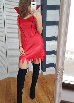 Костюм платье на хэллоуин красное с черной отделкой.4 фото
