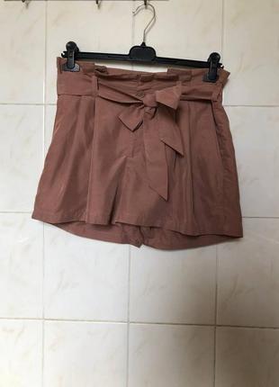 Порошно рожеві шорти з поясом zara