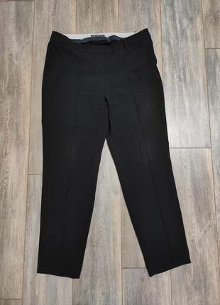 Женские классические брюки со стрелками в базовом стиле luisa cerano

размер 444 фото