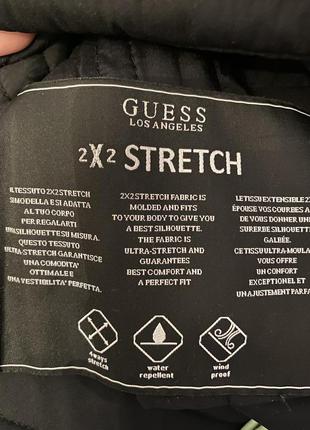 Черная стеганая куртка guess6 фото