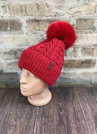 Шапка з помпоном (песець),є підклад, дуже тепла. фіксований відворот.