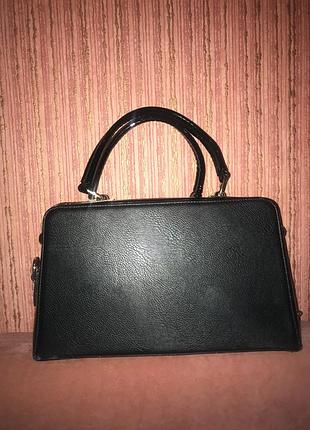 Базова чорна сумка