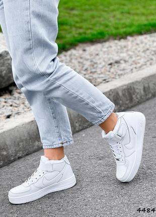 Женские зимние кроссовки nike air force 12 фото