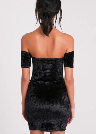 Pretty little thing чёрное платье велюр велюровое с открытыми плечами по фигуре3 фото