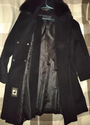 Женское пальто 300, 00 грн.4 фото