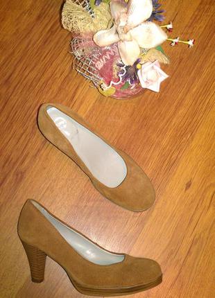 Замшевые туфли bata 37р