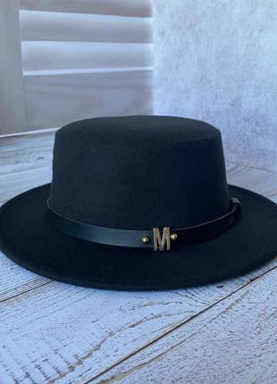 Шляпа-канотье черного цвета в стиле maison michel