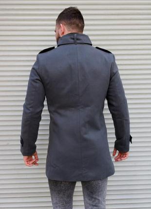 Стильне утеплене сіре пальто чоловіче4 фото