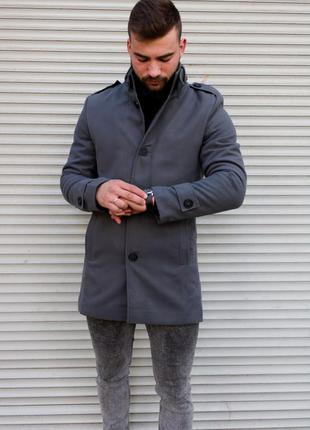 Стильне утеплене сіре пальто чоловіче8 фото