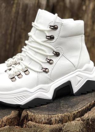 Жіночі зимові чоботи натуральна турецька шкіра колір білий всередині набивна шерсть2