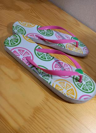 Фирменные женские шлепки
