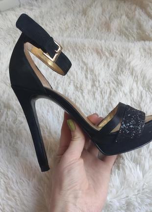 Нарядні босоніжки nine west firstmet