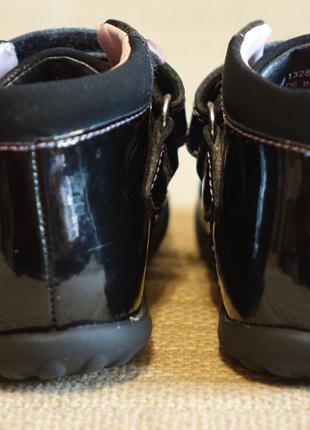 Чарівні об'єднані чорні шкіряні черевики зі шкіряною аплікацією clarks англія 22 р8 фото