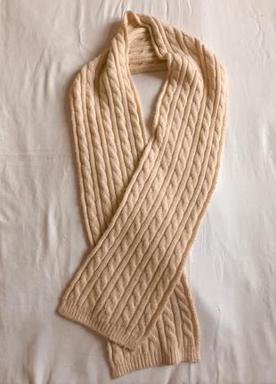 Довгий теплий молочний шарф з косами