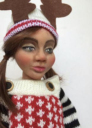 Авторская кукла ручной работы "настенька в свитере с оленем5 фото