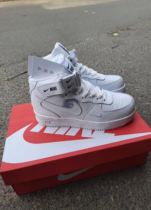 Зимние женские  кроссовки nike air force 1 mid lv8 высокие white1 фото