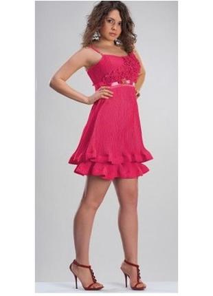 Платье женское нарядное розовое по колено гофрированный шифон