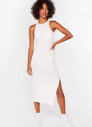 Белое приталиное платье с графической акантовкой лифа чёрной строчкой2 фото