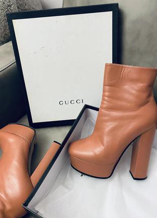 Черевики, ботильйони gucci, на платформі