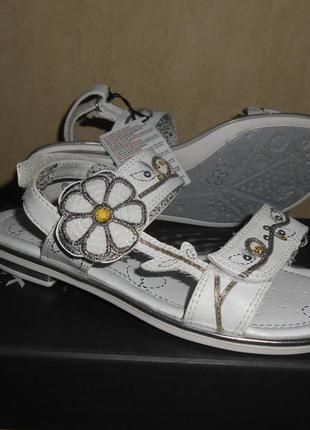 Босоножки geox р. 34. новые.