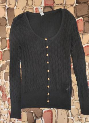 Кофта з золотими гудзиками