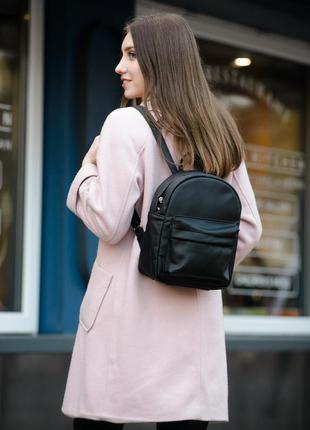 Женский рюкзак очень удобный и мега стильный в черном цвете
