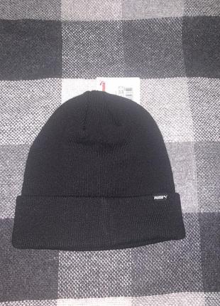 Черная шапка puma classics cuff beanie новая оригинал4 фото