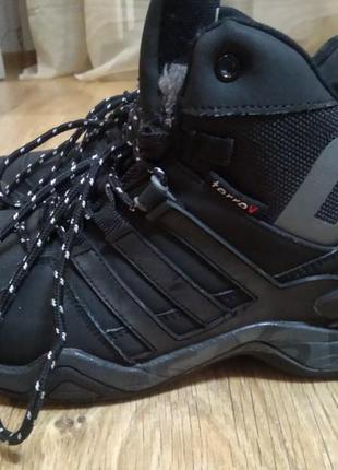 Зимові черевики adidas розмір 41