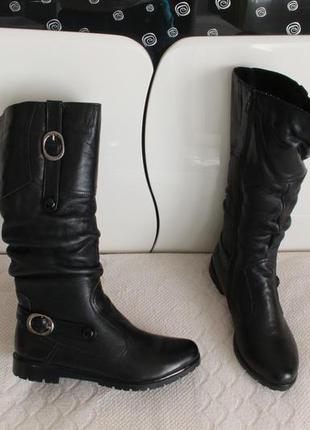 Зимние кожаные сапоги, сапожки 37 размера на низком ходу