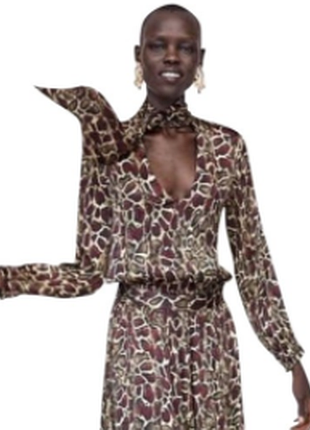 Бордова чорна блуза з твариною принтом блузка-чокер з пряжкою зміїний леопардовий