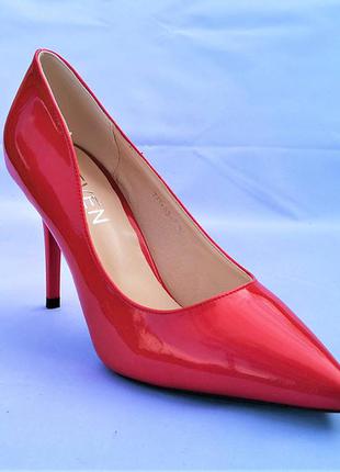 Женские красные туфли на каблуке шпильке лаковые класические лодочки2 фото
