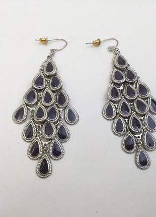 Серьги, чешуя, бижутерия.